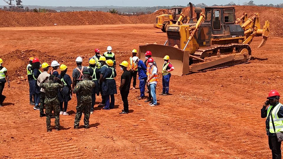 Extraction à ciel ouvert sur les plateaux de Boffa
